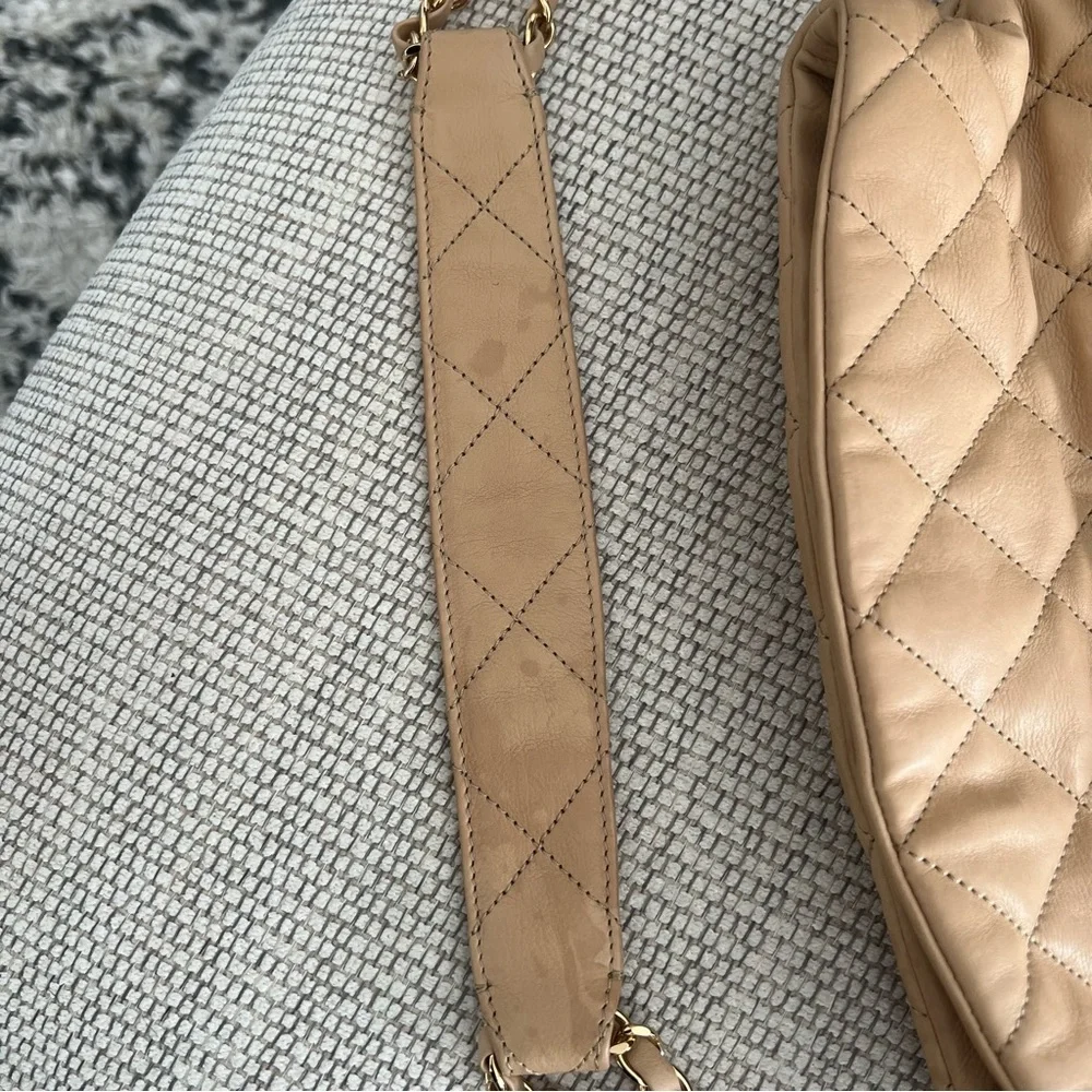 CHANEL Chain Me Hobo Quilted Leather Large in Beige Tan